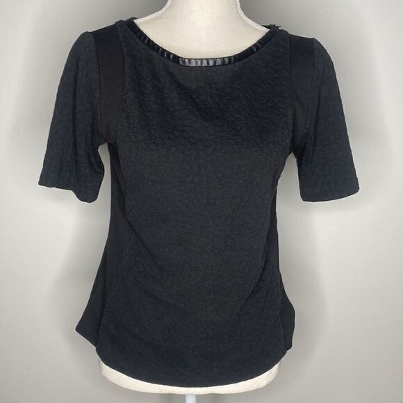 Women’s Ann Taylor Loft Black XS T-shirt Leather Pipping - Picture 1 of 5
